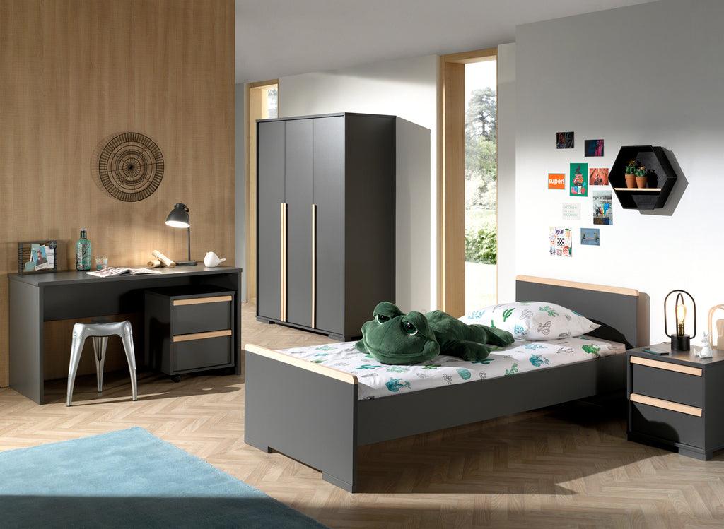 Deze LONDON combinatie in antraciet bestaat uit een bed (90x200) met nachtkastje, 3-deurs kleerkast en bureau met rolcontainer. - PARIS14A.RO