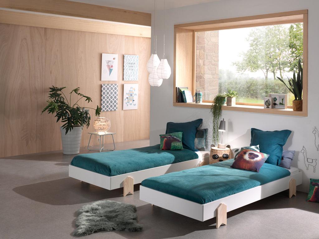 Deze MODULO combinatie bestaat uit 4 witte MODULO bedden (90 x 200 cm) met massieve poten in de vorm van een pijl. - PARIS14A.RO