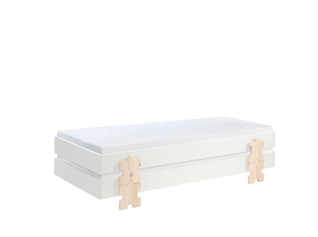 Deze MODULO combinatie bestaat uit 4 witte MODULO bedden (90 x 200 cm) met massieve poten in de vorm van een puzzelstuk. - PARIS14A.RO