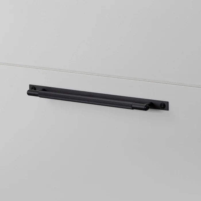 Maner tip bara PULL BAR / Cu placa / LINEAR - Buster & Punch