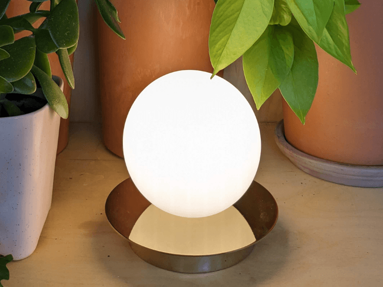 Lampa de masa fara fir din alama opal disc - PARIS14A.RO