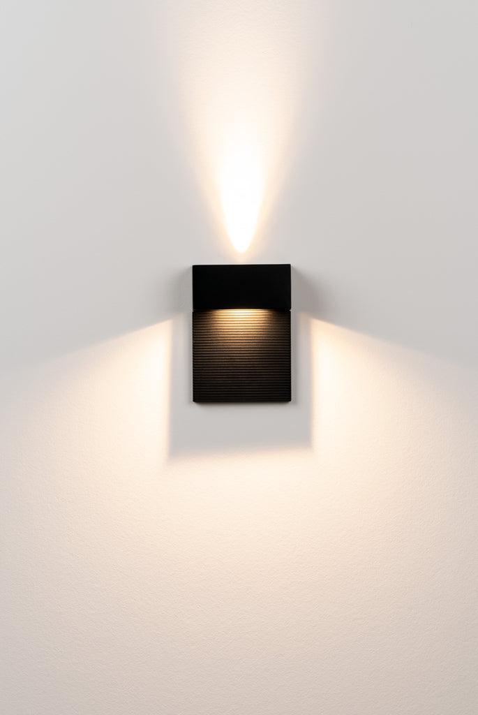 Lampă de perete mini H.15 DOB Led, neagră texturată - PARIS14A.RO