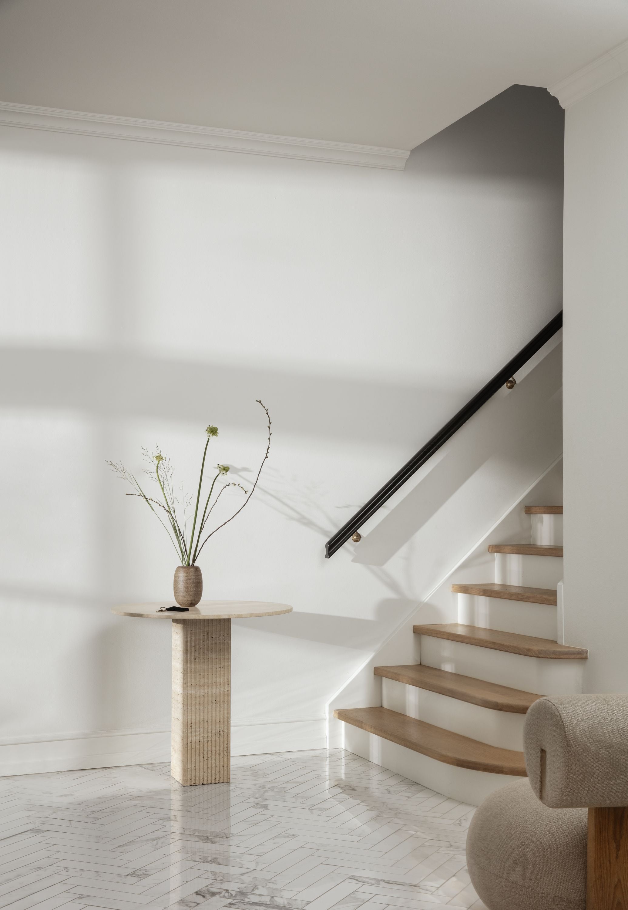 NORR11 masa dining SoHo Ø80 cm | travertin | Ø80xh74 cm