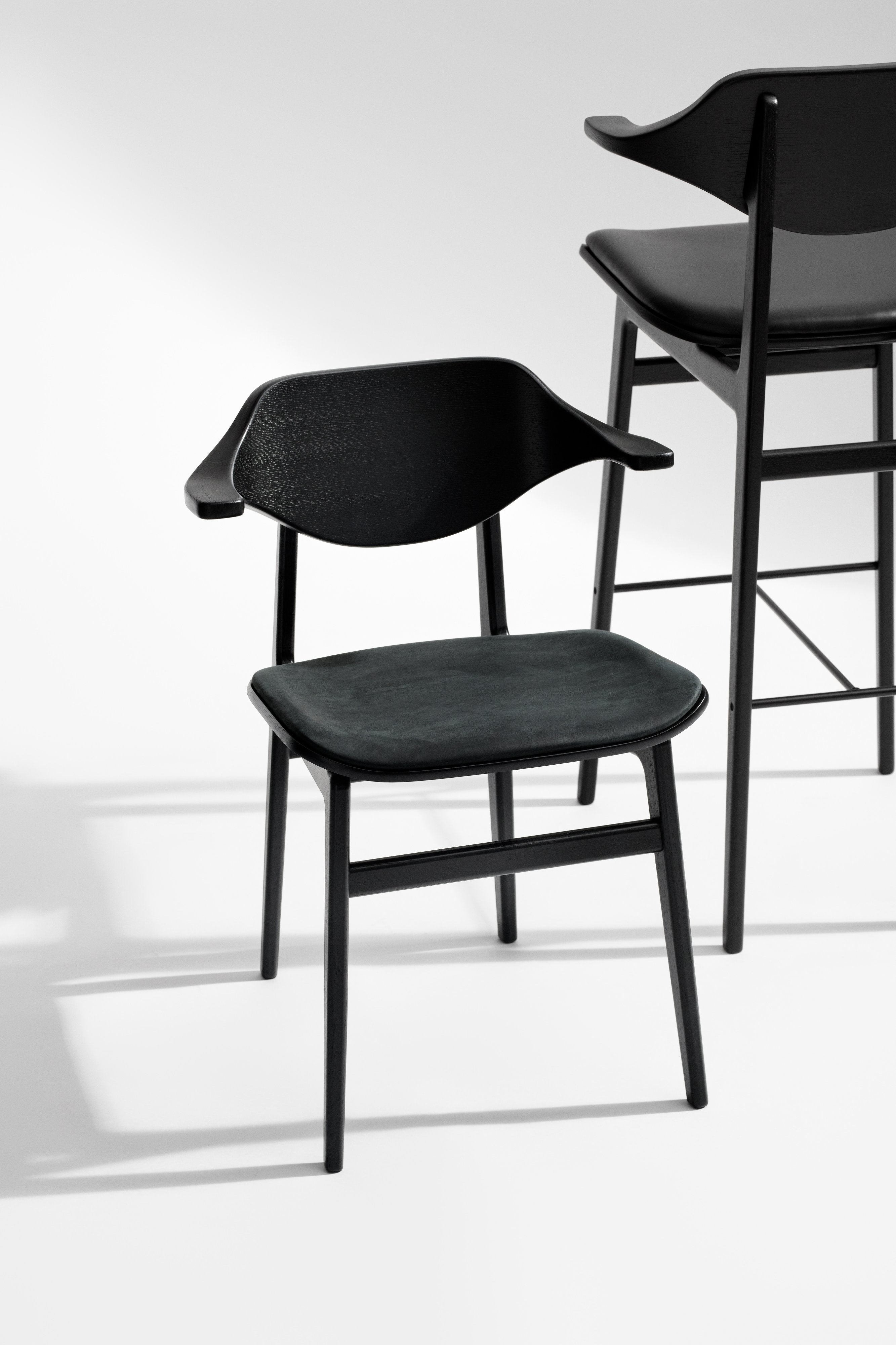 NORR11 scaun Bufala tapitat | stejar FSC | Negru | 54x50xh75 cm