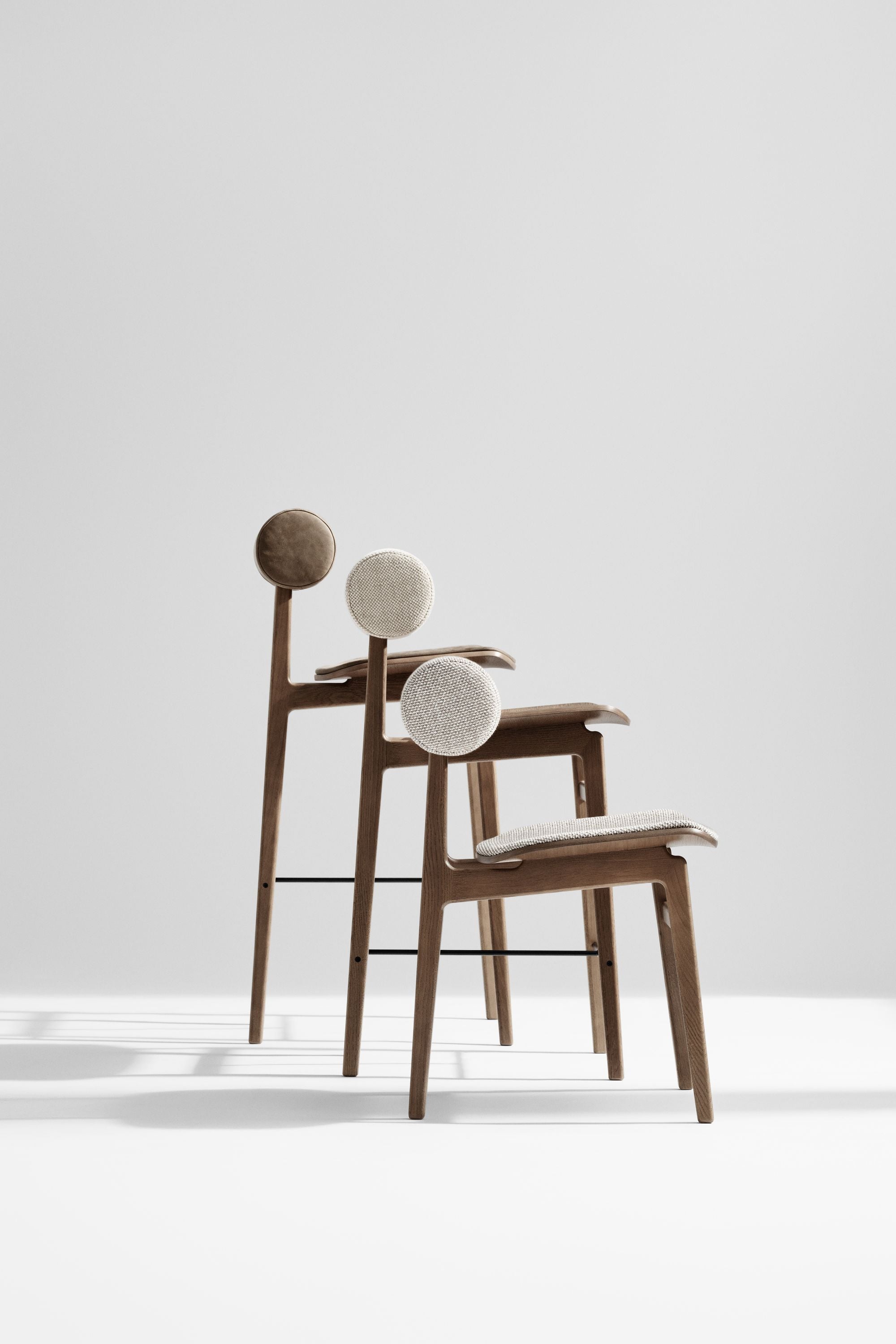 NORR11 scaun bar Totem 65 cm | stejar FSC | Stejar afumat deschis | 46x53xh96 cm