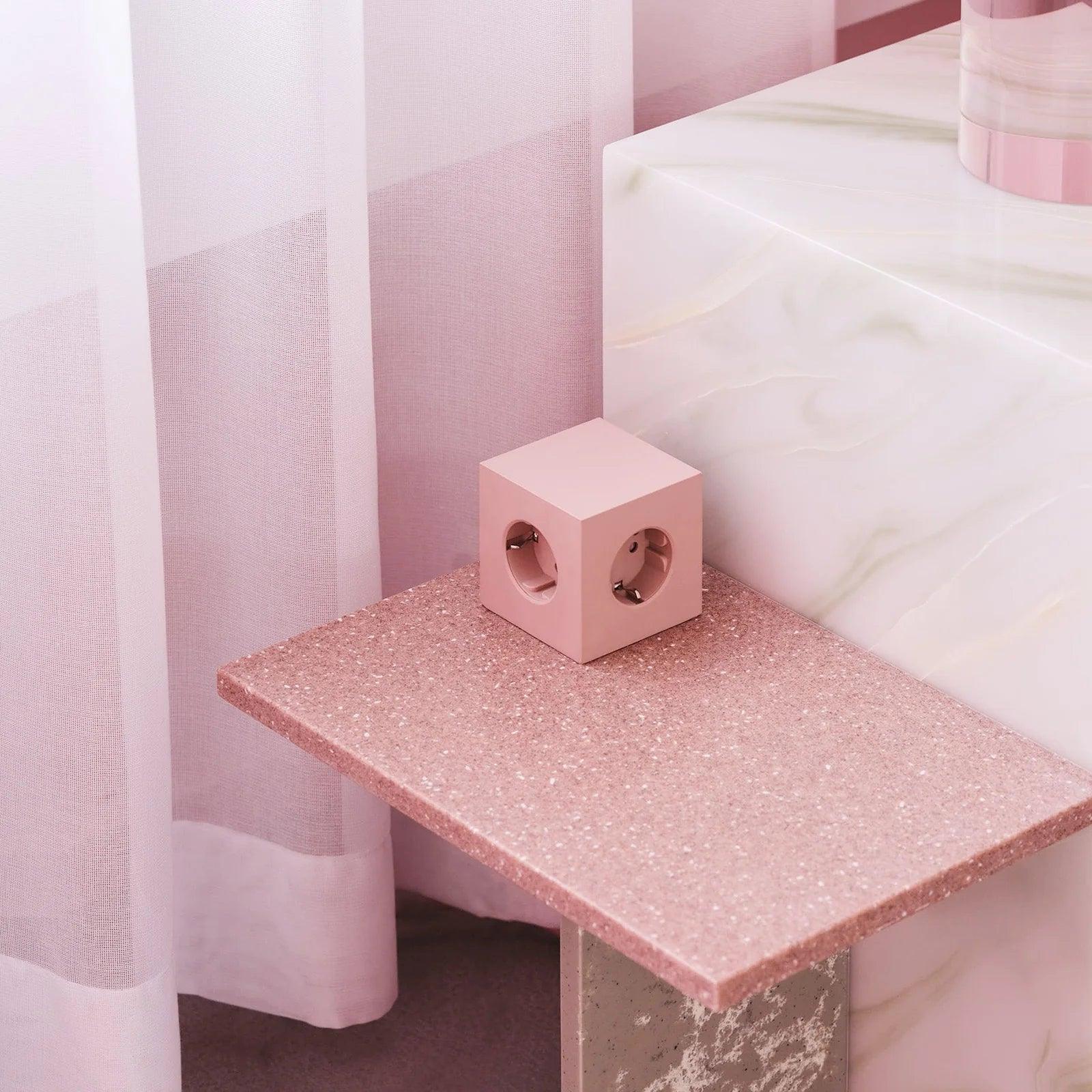 Prelungitor tip cub Square 1, 3 prize, 2 USB - Culoare Old Pink - Avolt - PARIS14A.RO