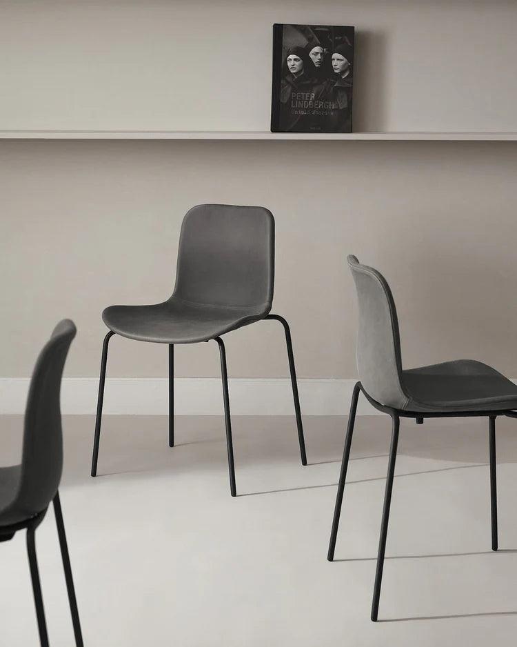Scaun Langue cu tapiterie moale din tesatura Sheepskin - Norr11 - PARIS14A.RO