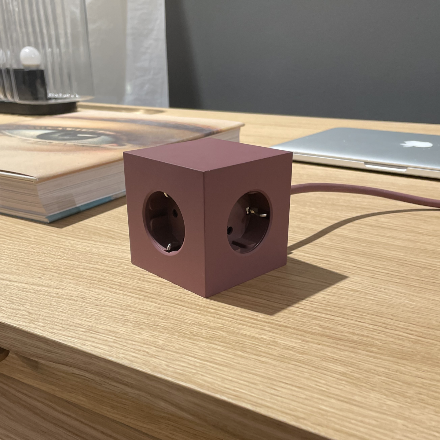 Prelungitor tip cub Square 1, 3 prize, 2 USB - Culoare Rusty Red - Avolt