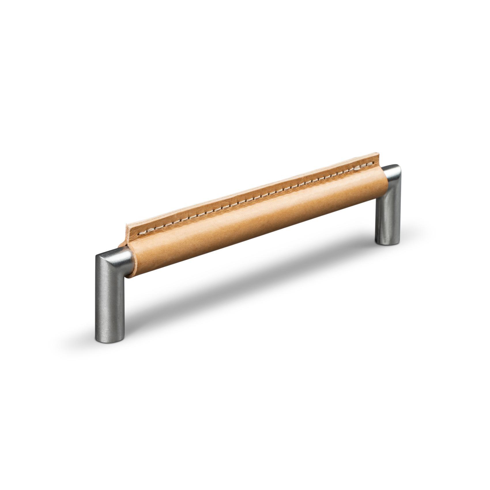 MANER MONOPOLI CC160 STAINLESS LOOK LIGHT BROWNSKIN OCH LIGHT BROWNSTITCH inaltime 35 mm, grosime 14 mm, lungime 172 mm - PARIS14A.RO