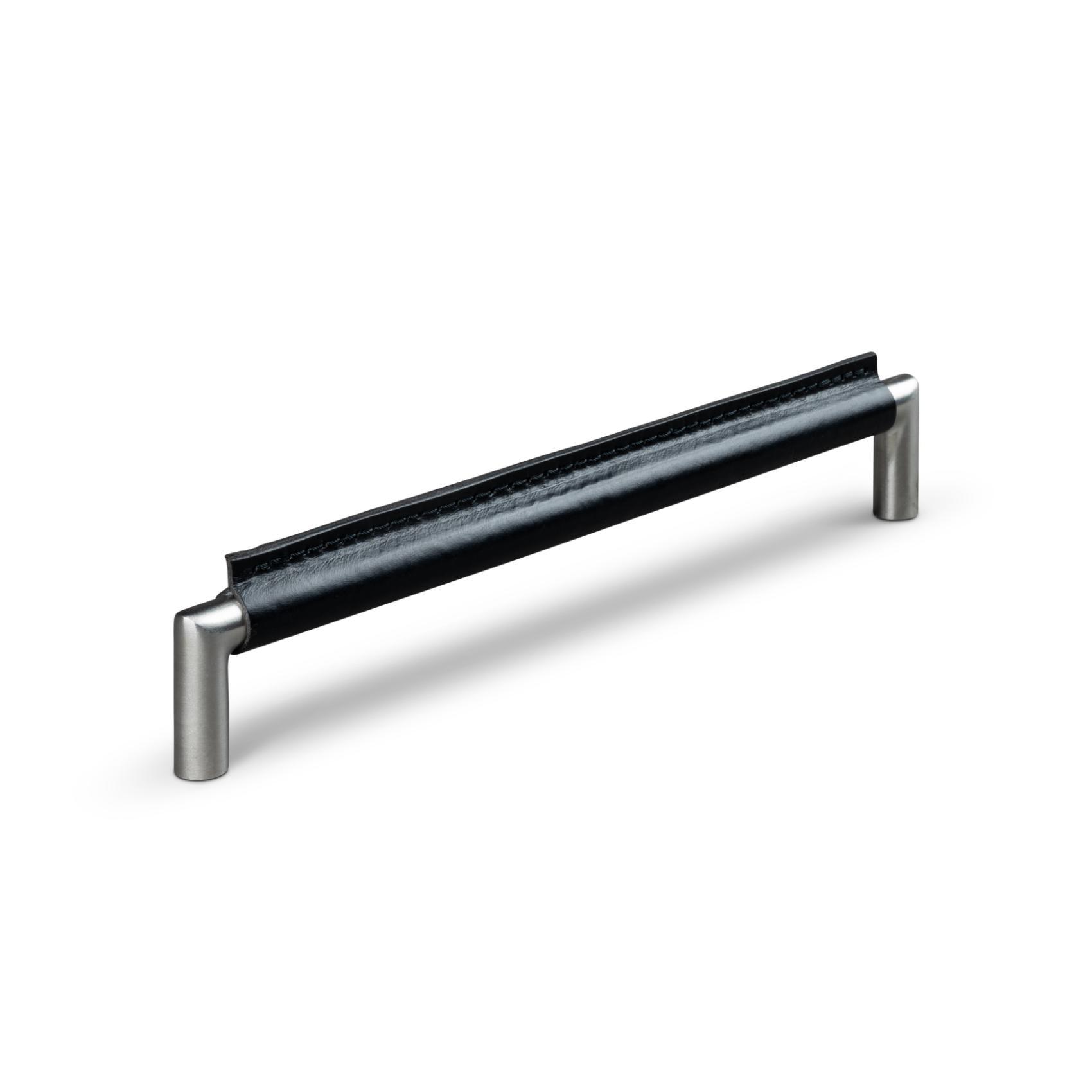 MANER MONOPOLI CC224 STAINLESS LOOK BLACK SKIN OCH BLACK STITCH inaltime 35 mm, grosime 14 mm, lungime 236 mm - PARIS14A.RO