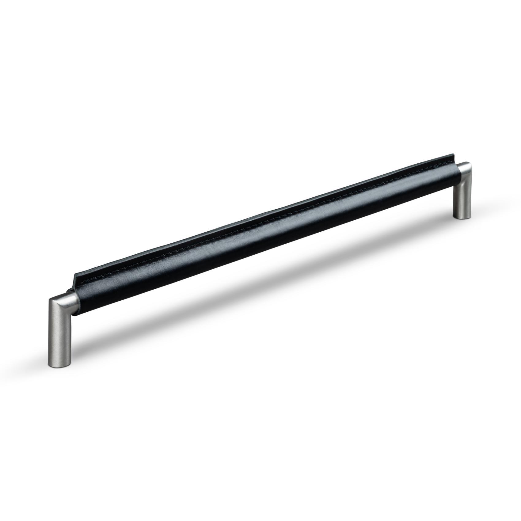 MANER MONOPOLI CC320 STAINLESS LOOK BLACK SKIN OCH BLACK STITCH inaltime 35 mm, grosime 14 mm, lungime 325 mm - PARIS14A.RO