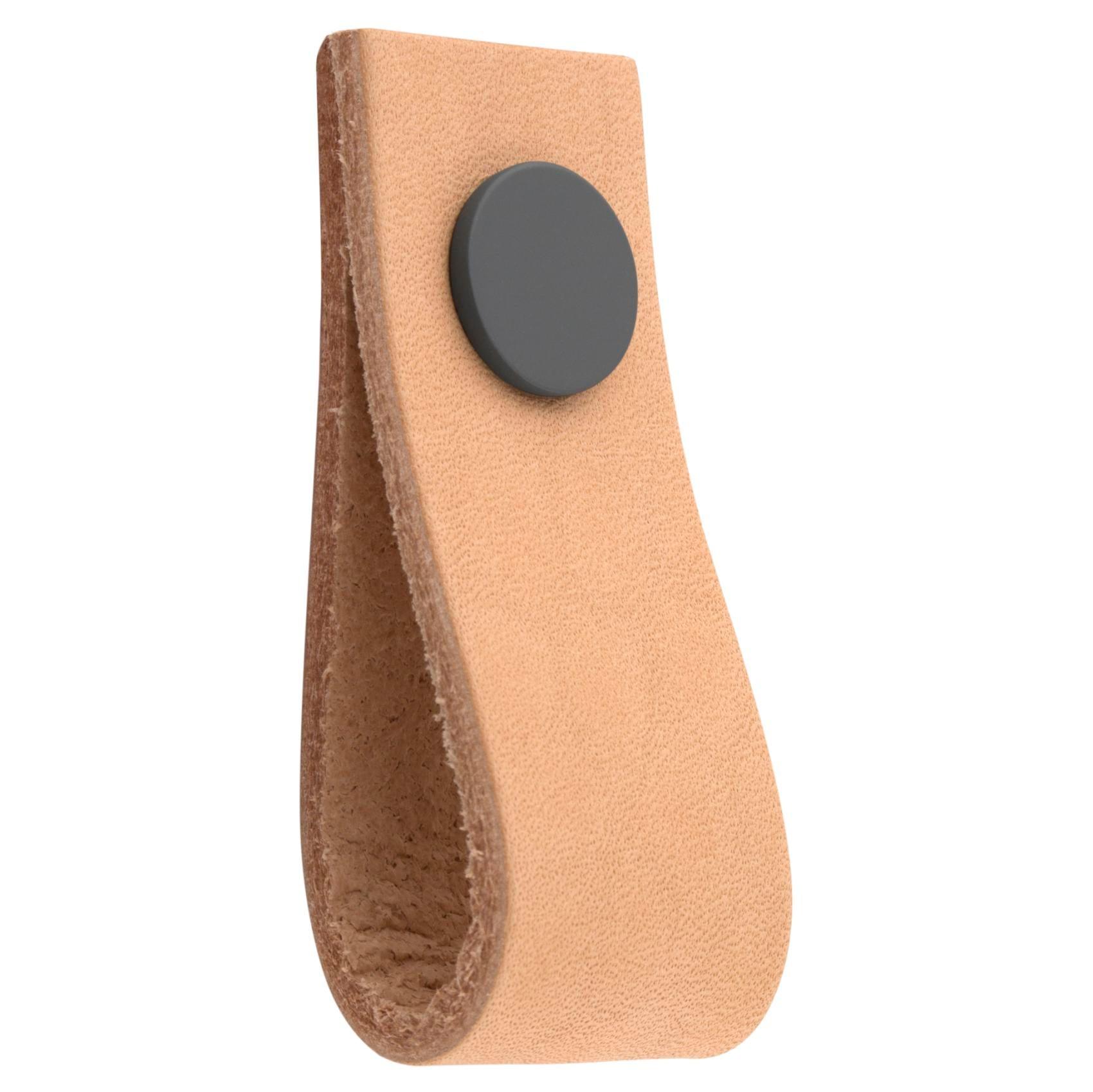 MANER TIP BUTON ARI GREY/LIGHT BROWN inaltime 25 mm, grosime 2,5 mm, lungime 65 mm - PARIS14A.RO