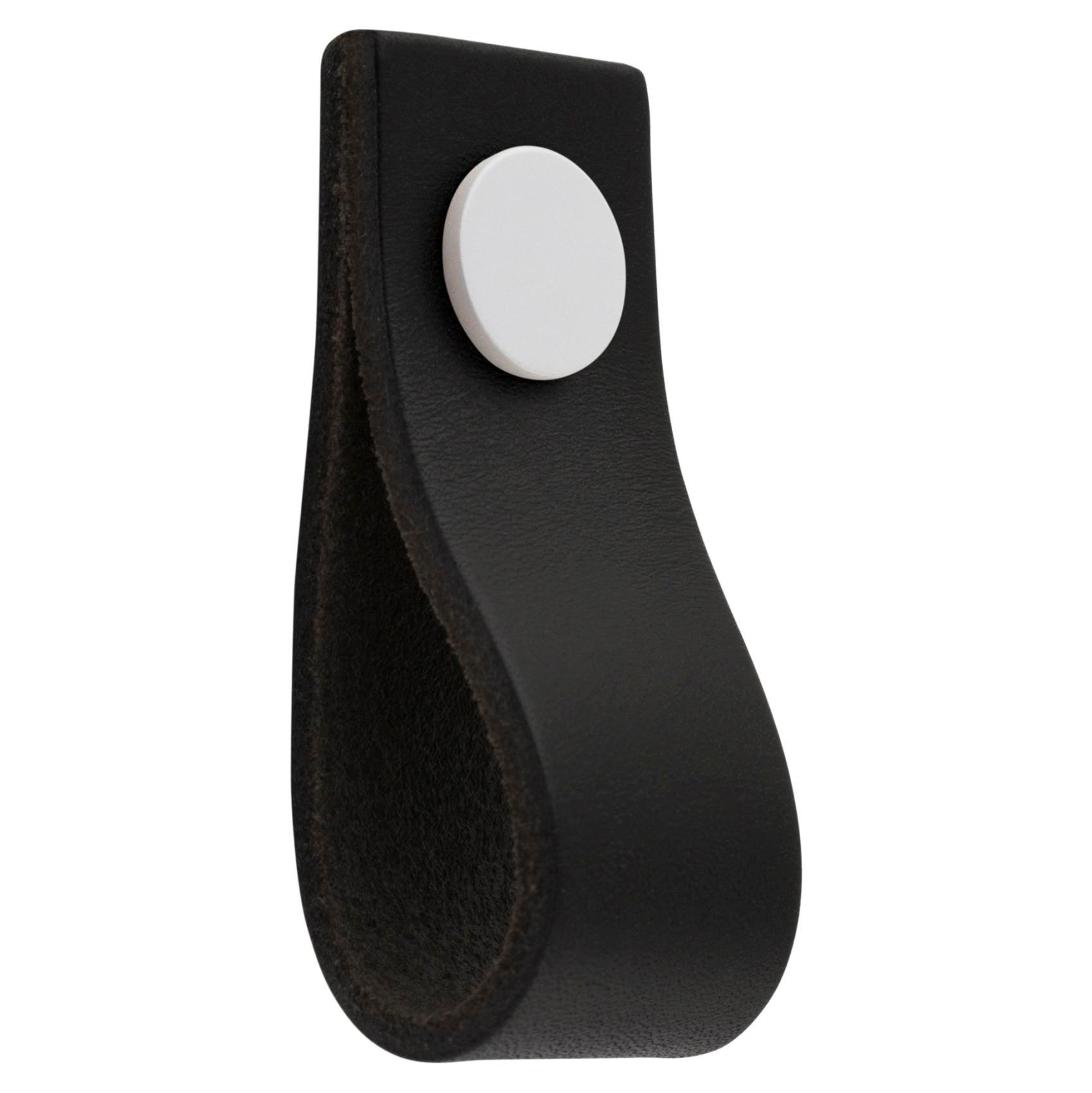 MANER TIP BUTON ARI WHITE/BLACK inaltime 25 mm, grosime 2,5 mm, lungime 65 mm - PARIS14A.RO