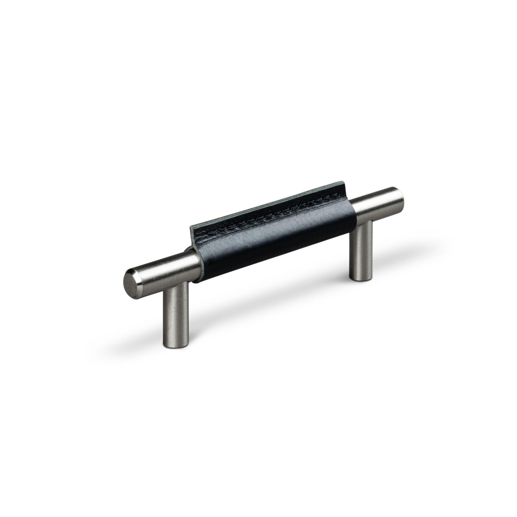 MANER TORTONA CC96 STAINLESS LOOK BLACK SKIN OCH BLACK STITCH inaltime 35 mm, grosime 15 mm, lungime 136 mm - PARIS14A.RO