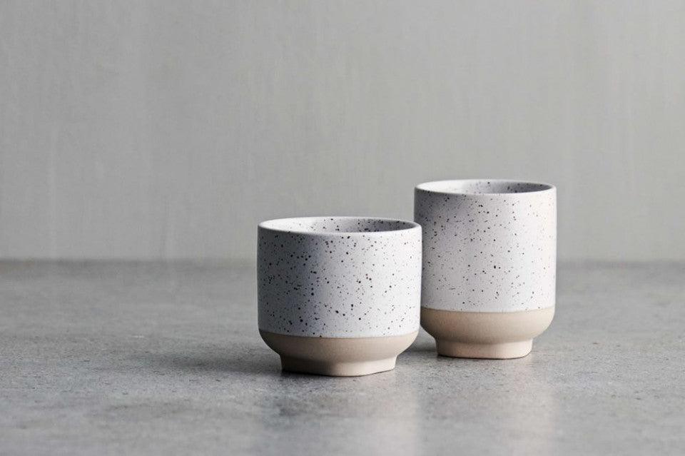 Set 6 cani albe/bej nisipiu din ceramica 8x9 cm Forma Bolia - PARIS14A.RO